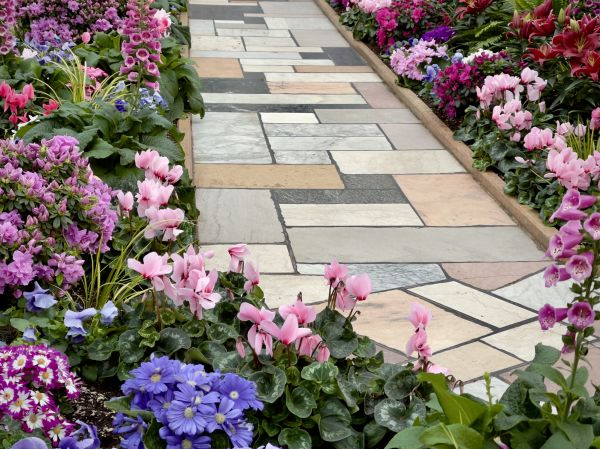 Garden Path Installation in Lenexa